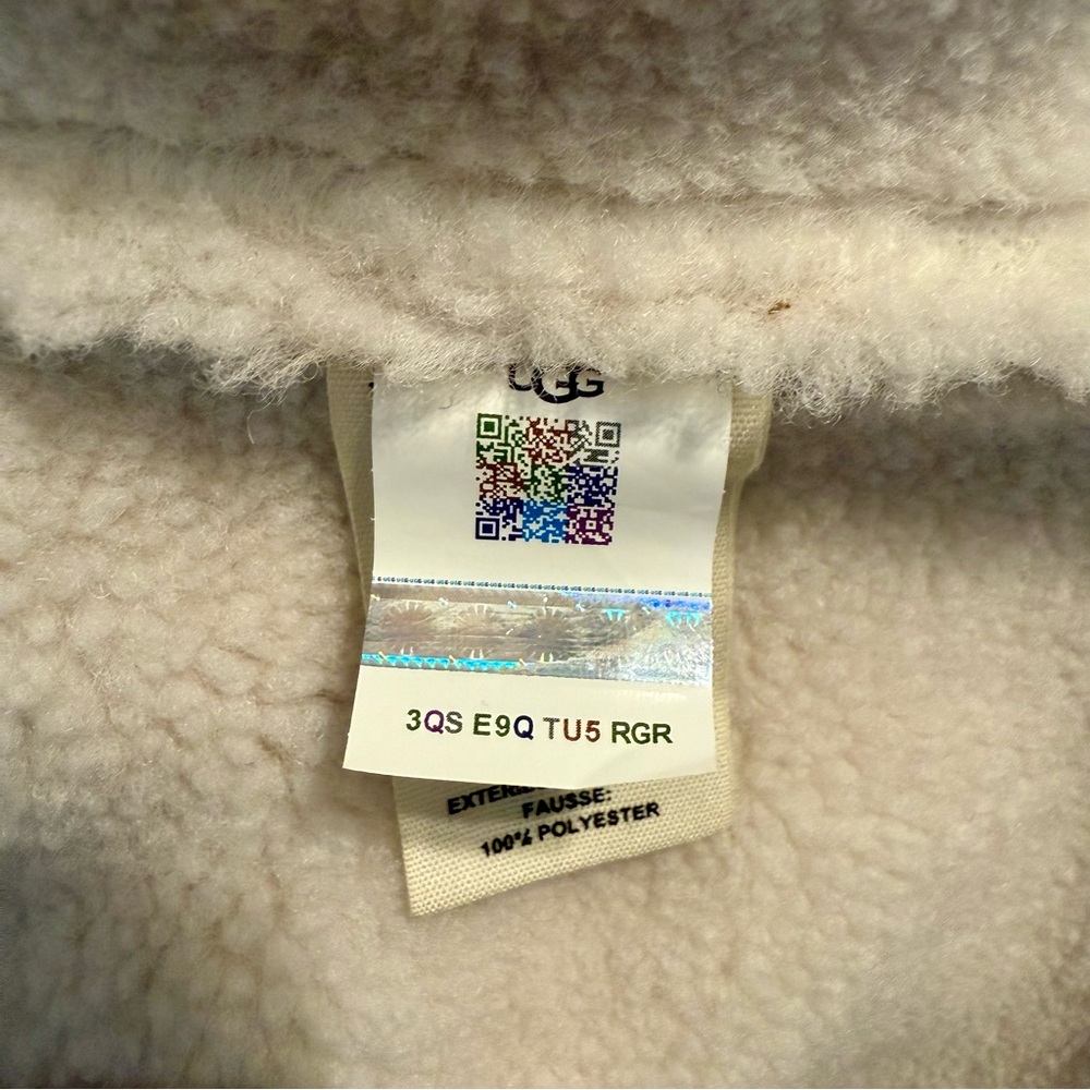 UGG Women's Brown Shearling Coat P to P 27 inches, and Length 37 Inch long - Picture 9 of 11